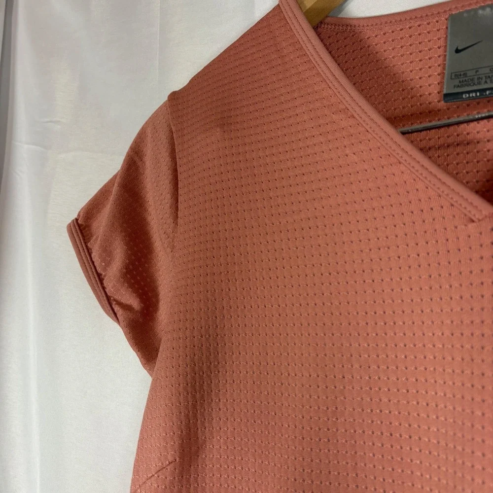 Nike Dri-FIT Womens V-Neck Short‎ Sleeve Training Shirt Coral Pink Small F1 RSI
